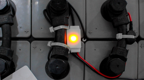 smartblinky temperature monitor flashes on the battery